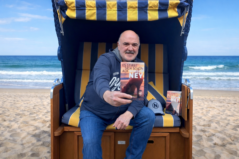Jochen Peters im Strandkorb
